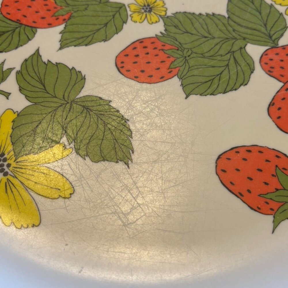 Strawberry plates - Picture 2 of 4